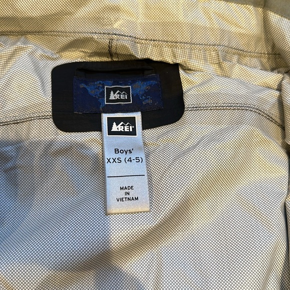 REI Rain Jacket Boys XXS 4-5 - Picture 2 of 3